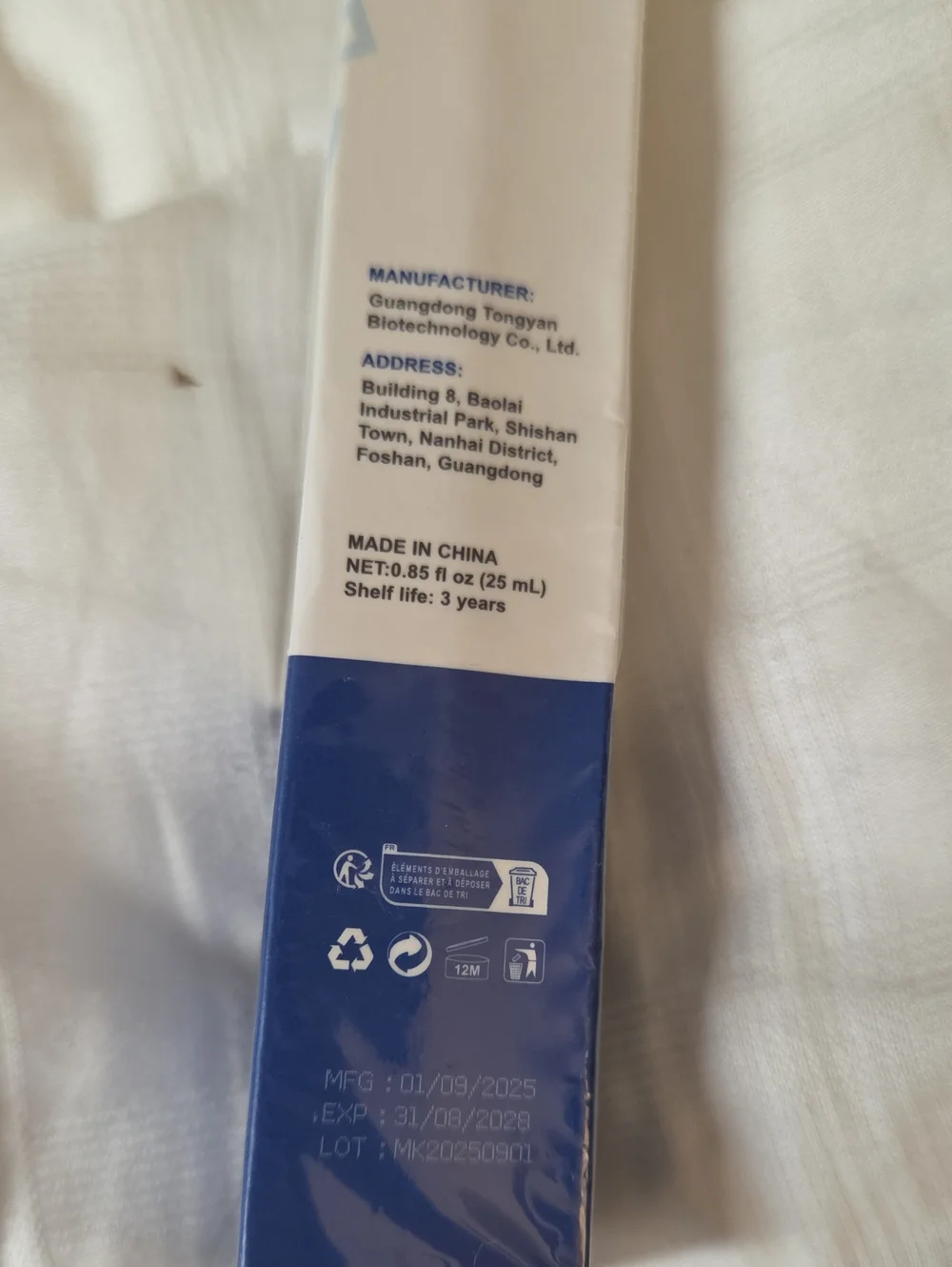 BE Bodywise Hair Growth Serum Roll-On - White & Navy